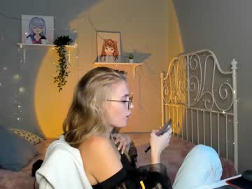 webcam girl linellali live cam image #2540792