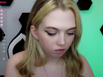 webcam girl small_blondee live cam image #4208418