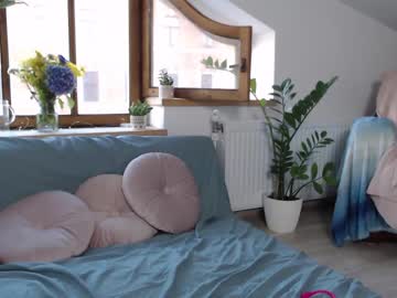 webcam girl taralanes live cam image #2400028
