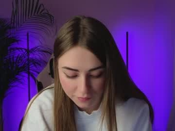 webcam girl strawberryjamx live cam image #3927931