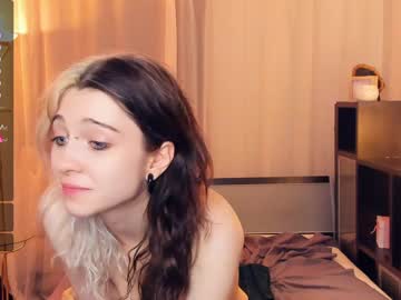 webcam girl deliaderrick live cam image #6378965