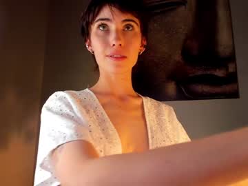 webcam girl helenblash live cam image #4905422