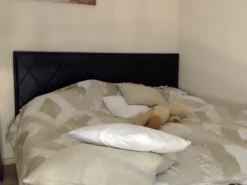 webcam girl hugetittiesgerda live cam image #3733052