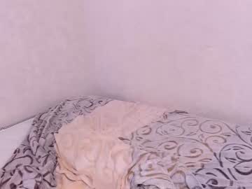webcam girl little_carolina live cam image #4461106