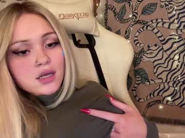 webcam girl ari_02 live cam image #5460770