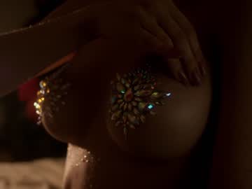 webcam girl lesi_moon live cam image #6038763