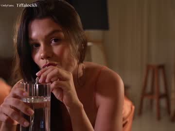 webcam girl tifalock_ live cam image #4884405