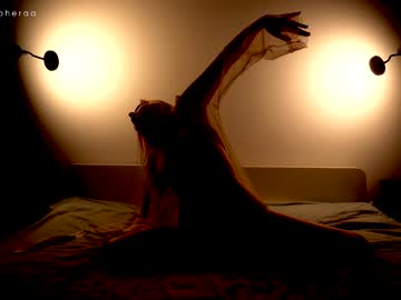 webcam girl artmosphera live cam image #4849266