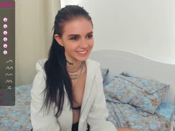 webcam girl elfas_cute live cam image #4825846