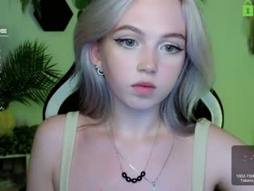 webcam girl small_blondee live cam image #4861725