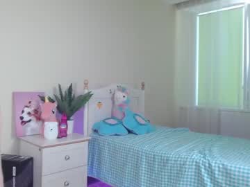webcam girl queen_kitty1818 live cam image #2024718