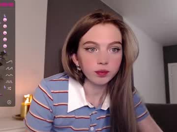 webcam girl small_blondee live cam image #1839765