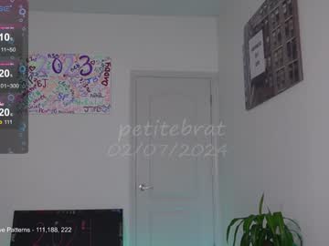 webcam girl petitebrat live cam image #6348216