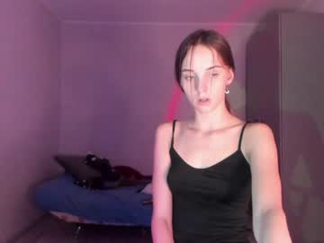 webcam girl golden_bag live cam image #2545385