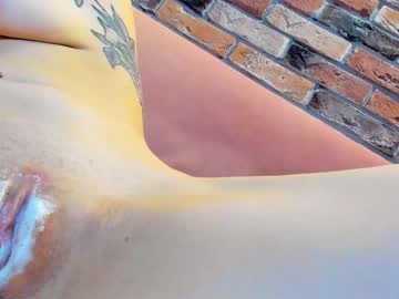 webcam couple mila_polly_and_forester live cam image #694771