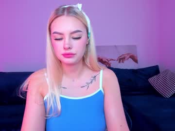 webcam girl 8a8y_nura live cam image #1995047