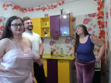 webcam couple iuliana32 live cam image #1131866