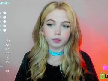 webcam girl small_blondee live cam image #4195074