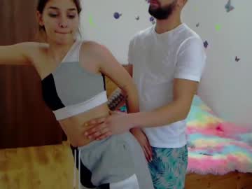 webcam couple maya_and_guests live cam image #5770910