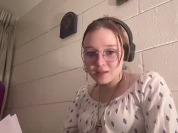 webcam girl lavender_lune live cam image #6379531