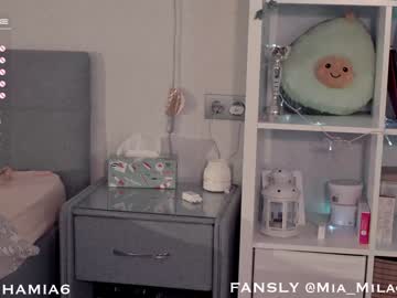 webcam girl mia_milagros live cam image #3033910