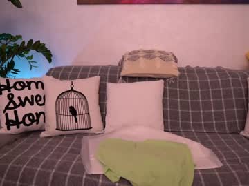 webcam girl sweety_rinushka_ live cam image #5406978
