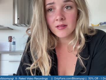 webcam girl bloomyogi live cam image #4217435