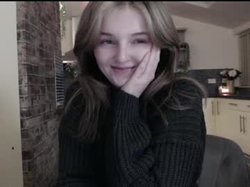webcam girl lucydelovely live cam image #3698493