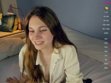 webcam girl youne_and_beautiful live cam image #4610356