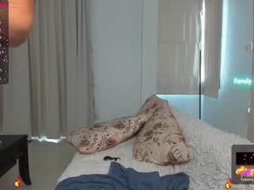 webcam girl smurf19 live cam image #4185318