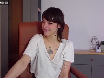 webcam girl agelina_summer live cam image #4669884