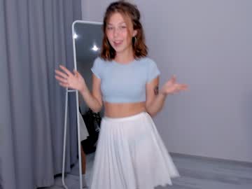 webcam girl lottie_shine live cam image #2729367