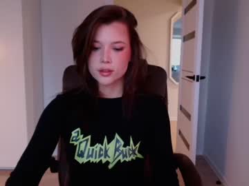 webcam girl bitter_moon live cam image #6969855