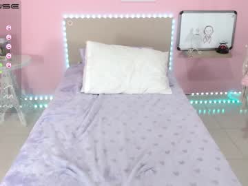 webcam girl little_effy18 live cam image #2092356