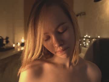 webcam girl bibi_it_is live cam image #2336967