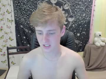 webcam man logancorvus live cam image #1856370