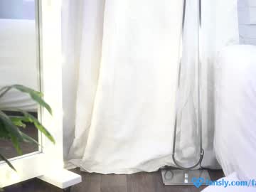 webcam girl eva_fashionista live cam image #2518373