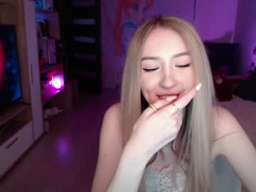webcam girl gudeeetama live cam image #368834