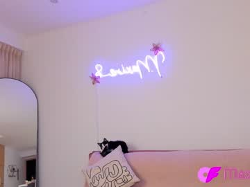webcam girl maxine_8 live cam image #3663693