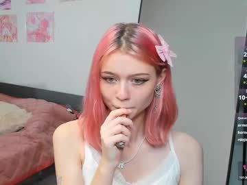 webcam girl miya__meow live cam image #7079190
