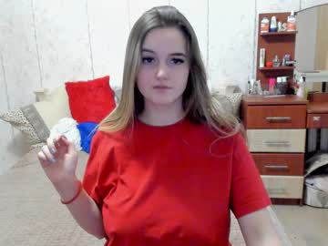 webcam girl emmika_ live cam image #3185691