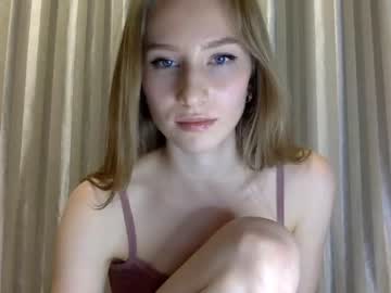 webcam girl blue_eyed_bl0ndie live cam image #1891294