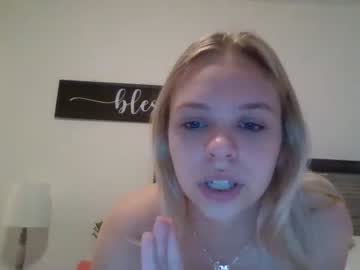 webcam girl cindyloulou1 live cam image #3949234