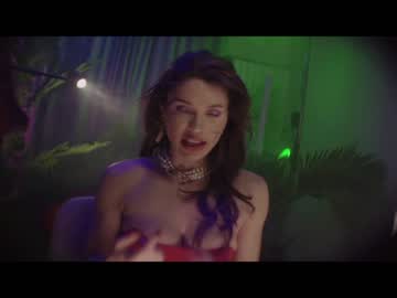 webcam girl lucieoude_ live cam image #3785760