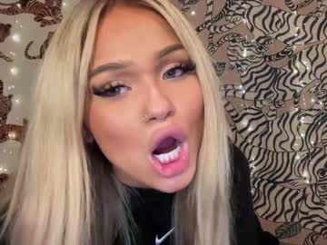 webcam girl ari_02 live cam image #5490065