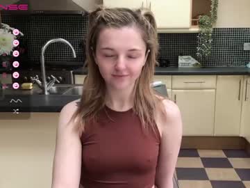 webcam girl lucydelovely live cam image #4087043