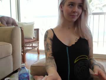webcam girl honey_sunshine live cam image #2379622