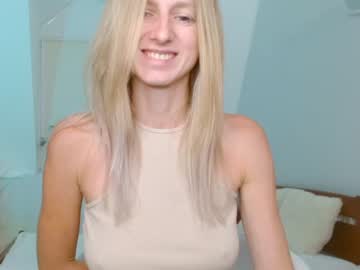 webcam girl kittyca1_love live cam image #5239475