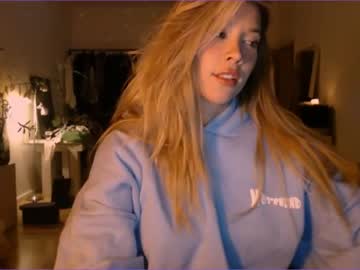 webcam girl bitter_moon live cam image #3399541