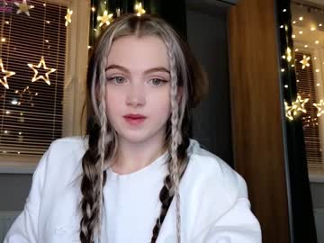 webcam girl small_blondee live cam image #5775321